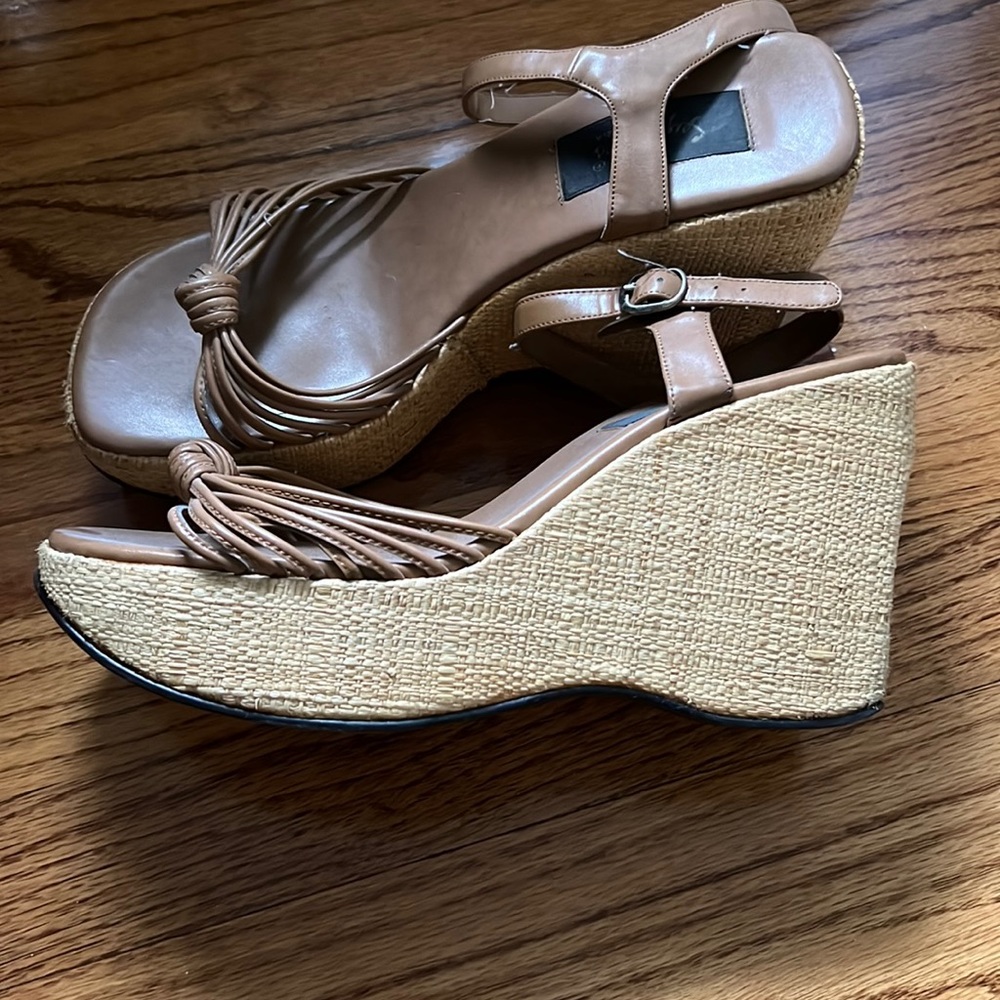 Wedge sandals size 9